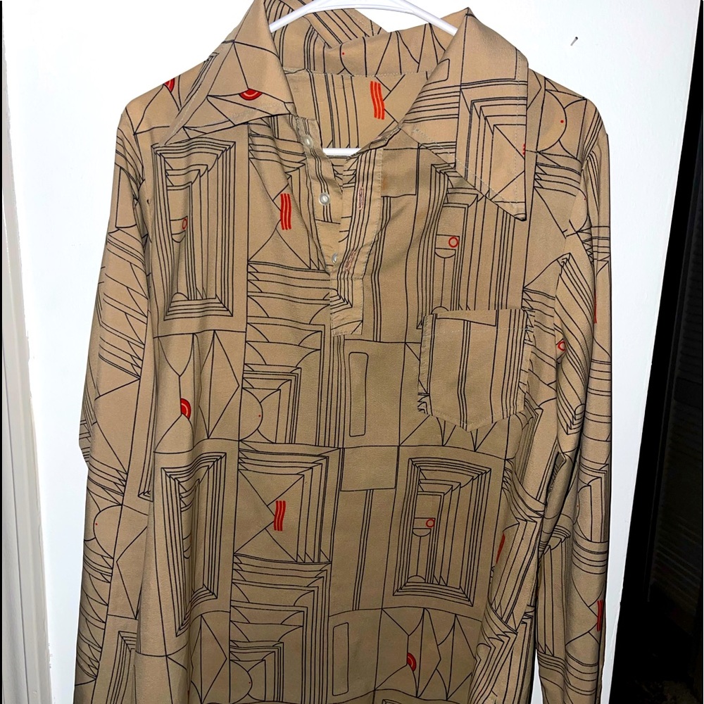 Two buttons at the top, overhead blouse
